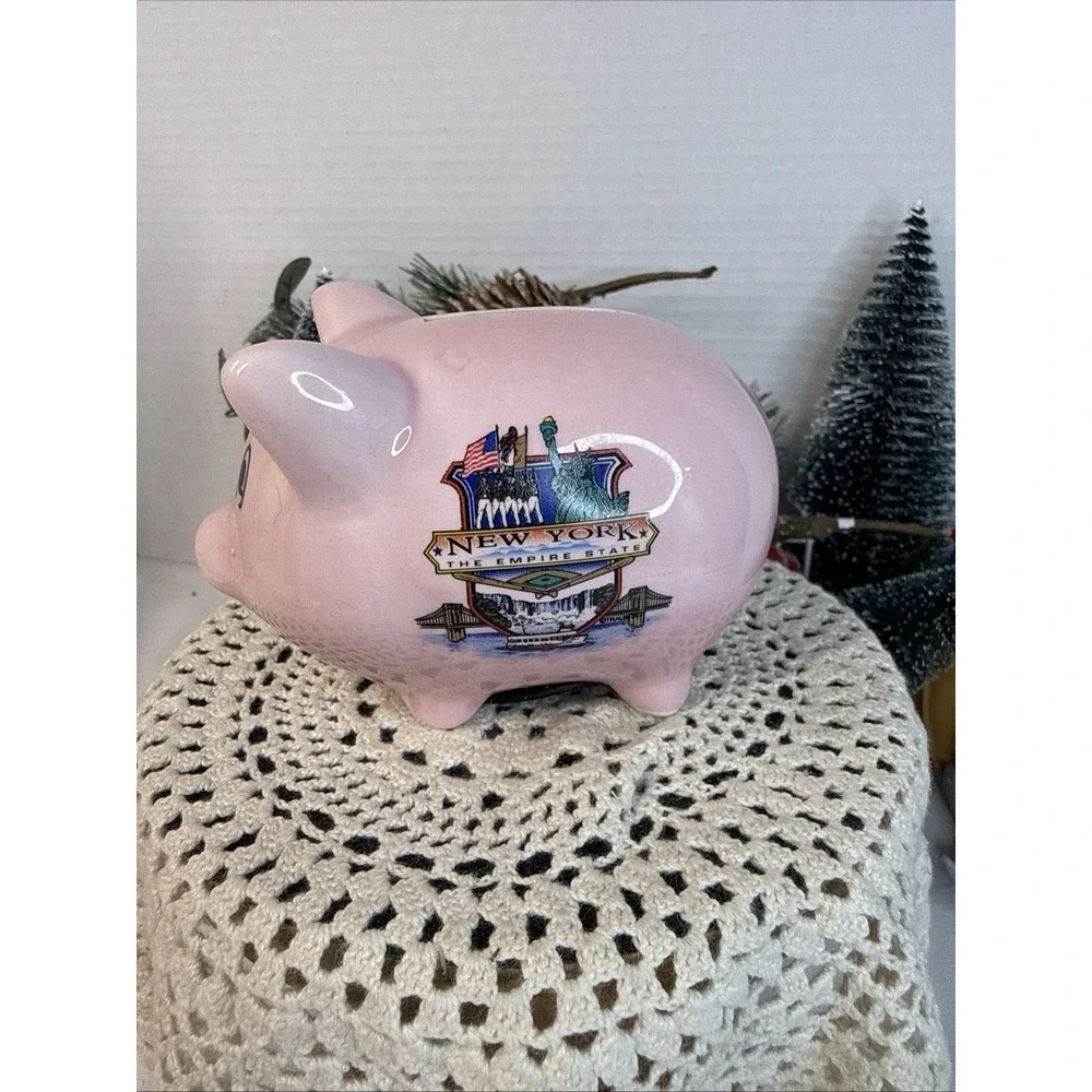 New York Vtg.Collectible Novelty Handpainted Souvenir Ceramic Pig Piggy Bank.